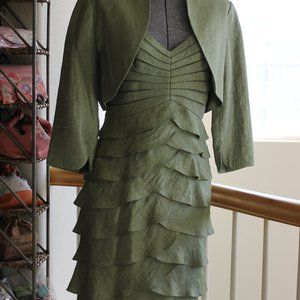 ADRIANNA PAPELL woman's dressy suit.